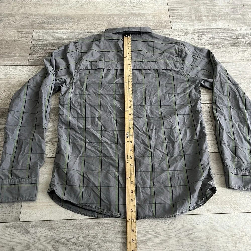 The North Face‎ Shirt Mens Gray Plaid Long Sleeve Hiking Outdoor Nylon Small